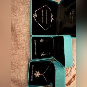 Silver Snowflake Jewelry Set